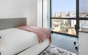Student Only, Budget Stay with Shared washroom, London